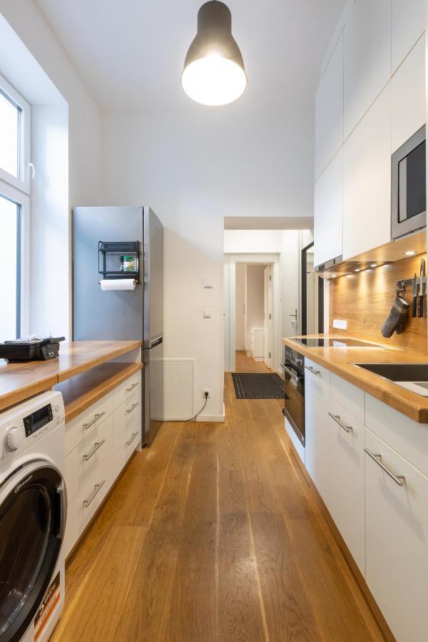 Cozy Apartment, 2 Private Terraces, 8 Min To City Center Відень Екстер'єр фото