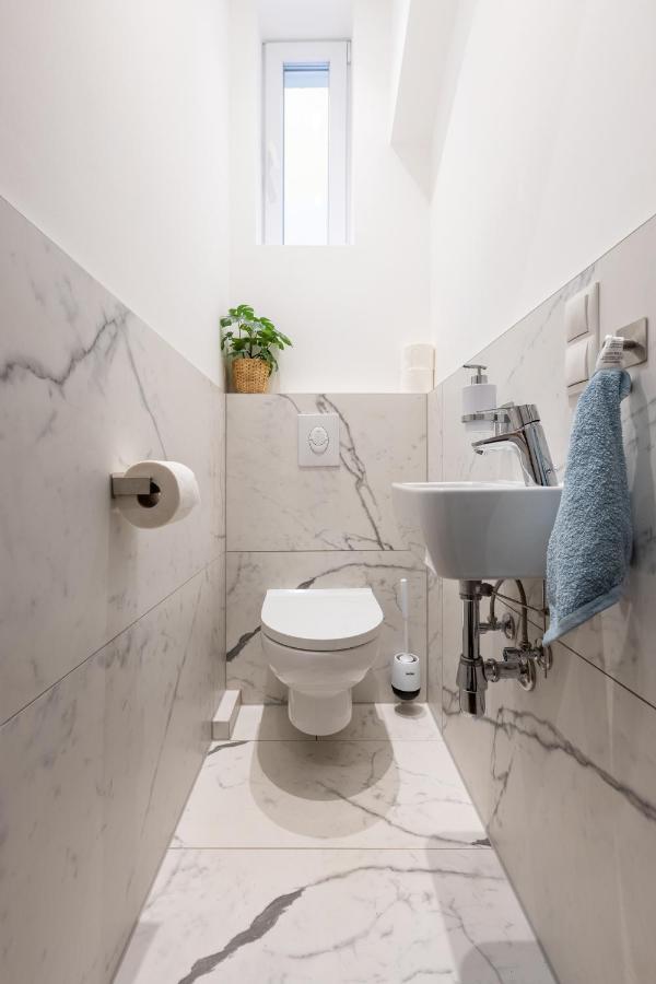 Cozy Apartment, 2 Private Terraces, 8 Min To City Center Відень Екстер'єр фото